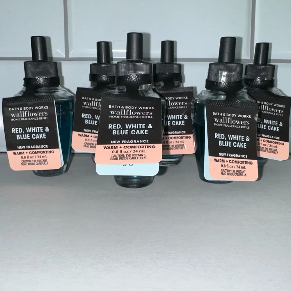 4 B&BW Red White & Blue Cake Wallflower Refills - Picture 5 of 5